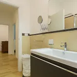Petershouse * 바리