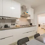Lägenhet Petershouse Bari